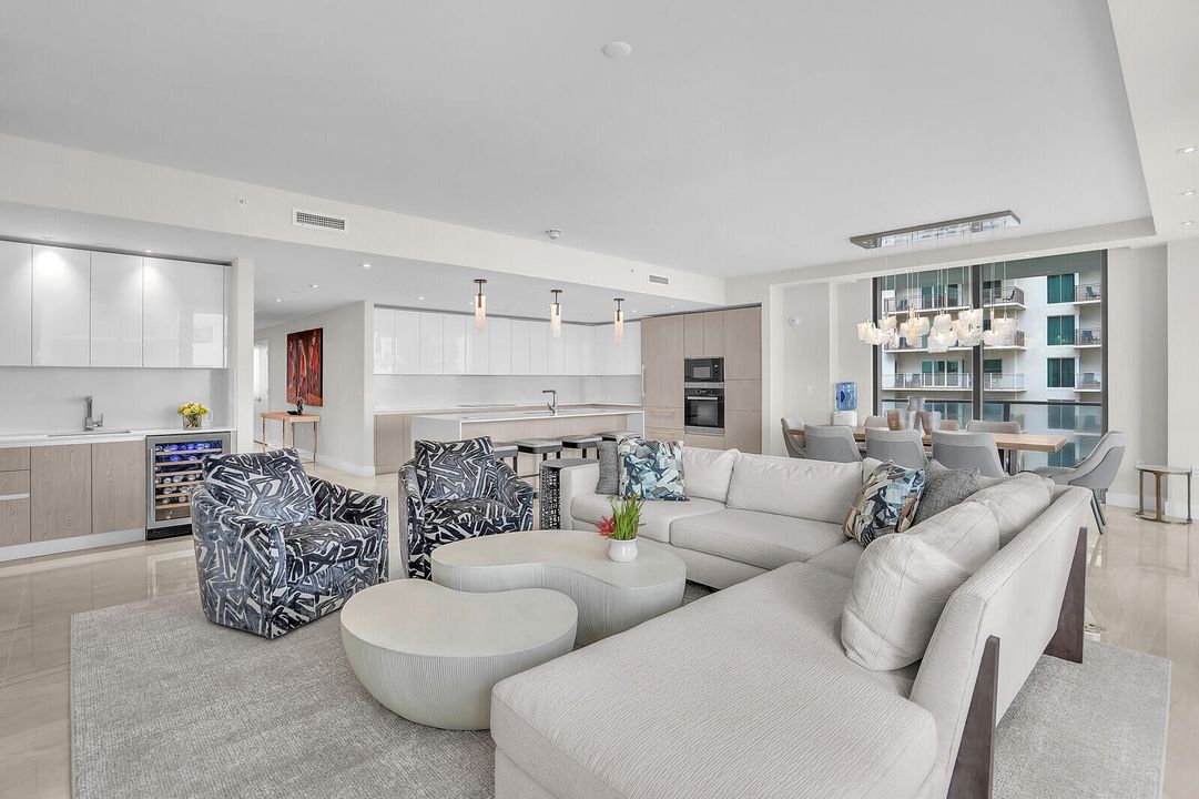 For Sale: $3,200,000 (2 beds, 2 baths, 2525 Square Feet)