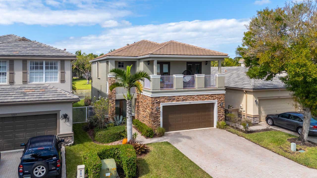 For Sale: $595,000 (3 beds, 2 baths, 2038 Square Feet)