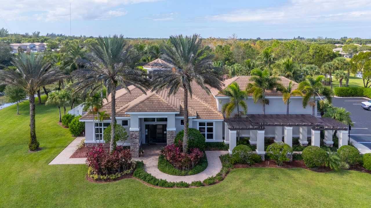 For Sale: $595,000 (3 beds, 2 baths, 2038 Square Feet)