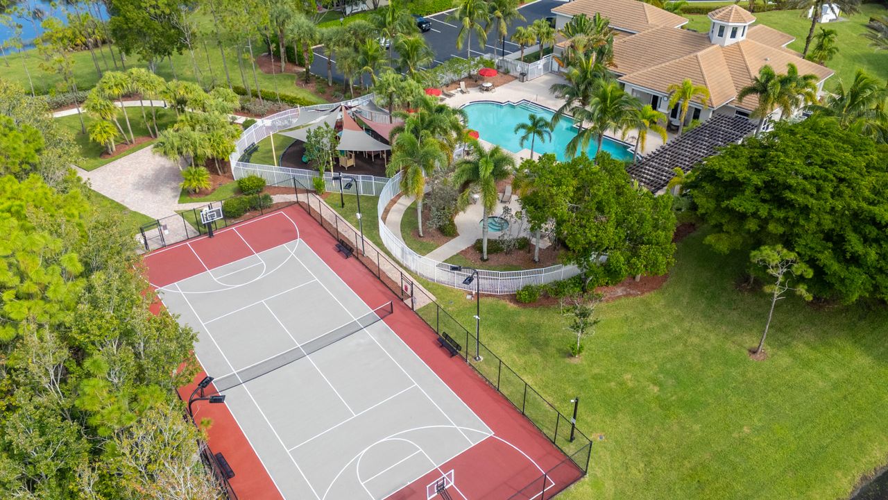 For Sale: $595,000 (3 beds, 2 baths, 2038 Square Feet)