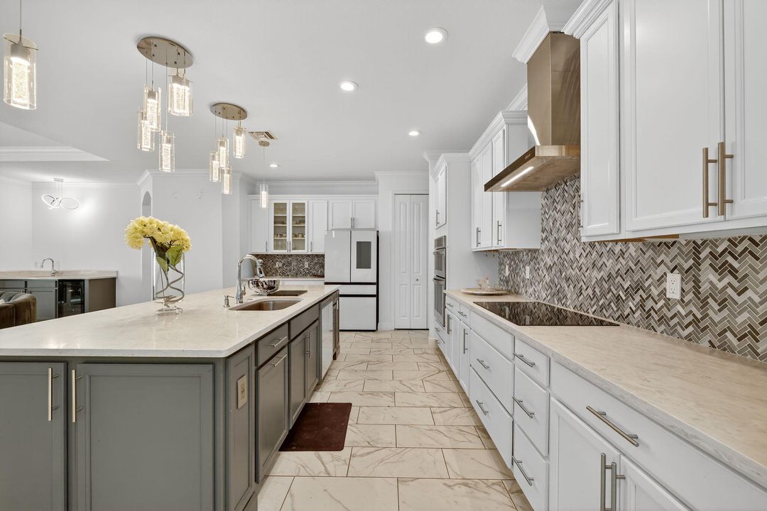 待售: $700,000 (5 贝兹, 3 浴室, 2934 平方英尺)