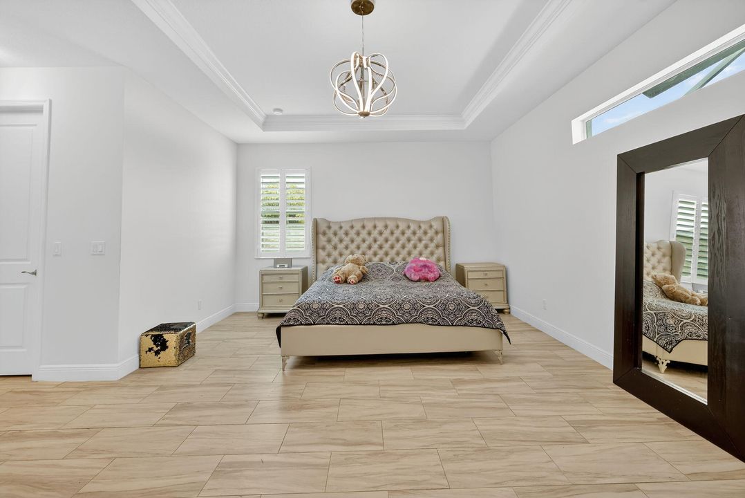 待售: $700,000 (5 贝兹, 3 浴室, 2934 平方英尺)