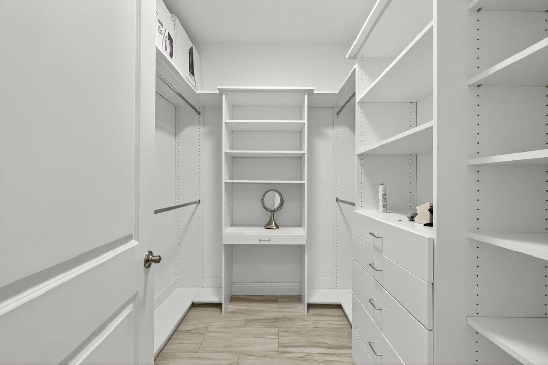 待售: $700,000 (5 贝兹, 3 浴室, 2934 平方英尺)