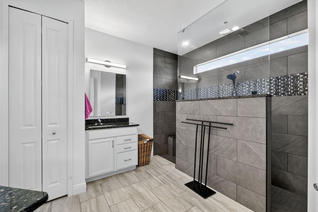 待售: $700,000 (5 贝兹, 3 浴室, 2934 平方英尺)