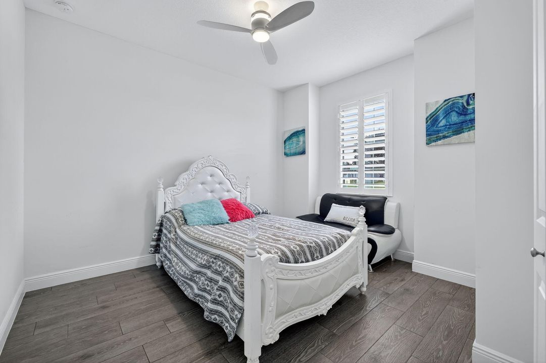 待售: $700,000 (5 贝兹, 3 浴室, 2934 平方英尺)