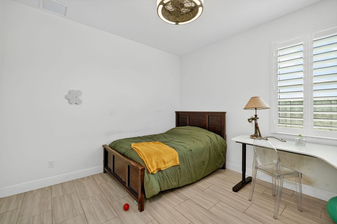 待售: $700,000 (5 贝兹, 3 浴室, 2934 平方英尺)