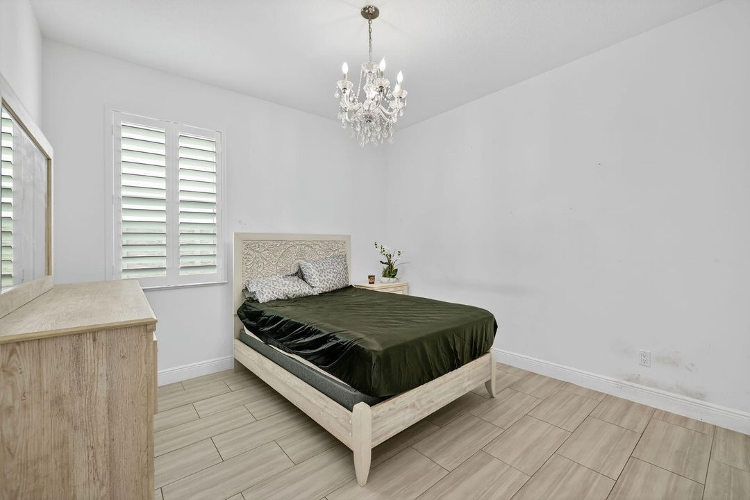 待售: $700,000 (5 贝兹, 3 浴室, 2934 平方英尺)