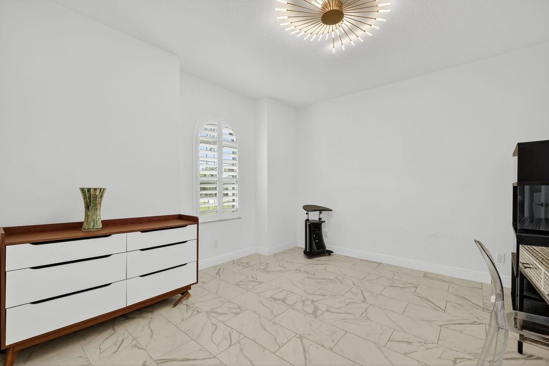 待售: $700,000 (5 贝兹, 3 浴室, 2934 平方英尺)