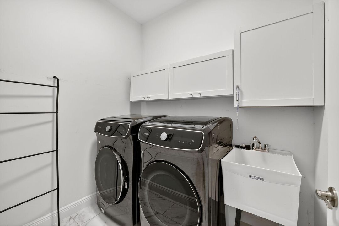 待售: $700,000 (5 贝兹, 3 浴室, 2934 平方英尺)