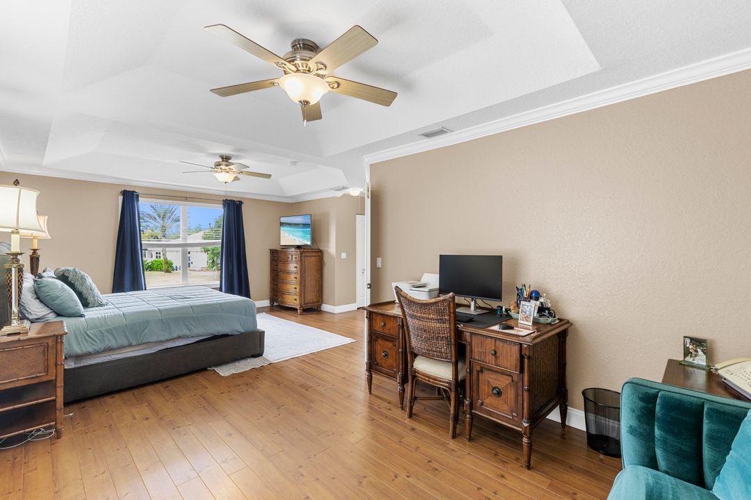 For Sale: $595,000 (3 beds, 2 baths, 2038 Square Feet)