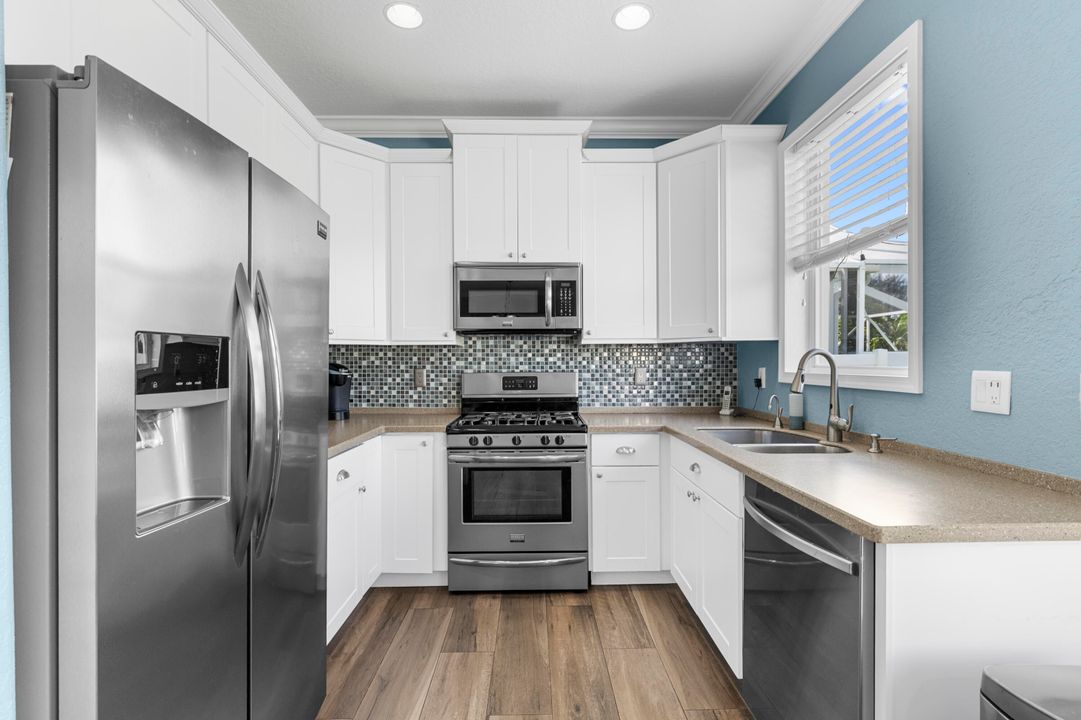 For Sale: $595,000 (3 beds, 2 baths, 2038 Square Feet)