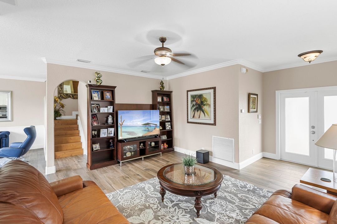 For Sale: $595,000 (3 beds, 2 baths, 2038 Square Feet)