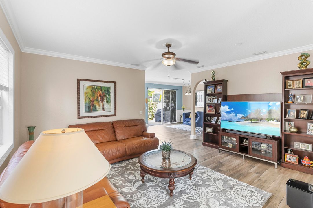 For Sale: $595,000 (3 beds, 2 baths, 2038 Square Feet)