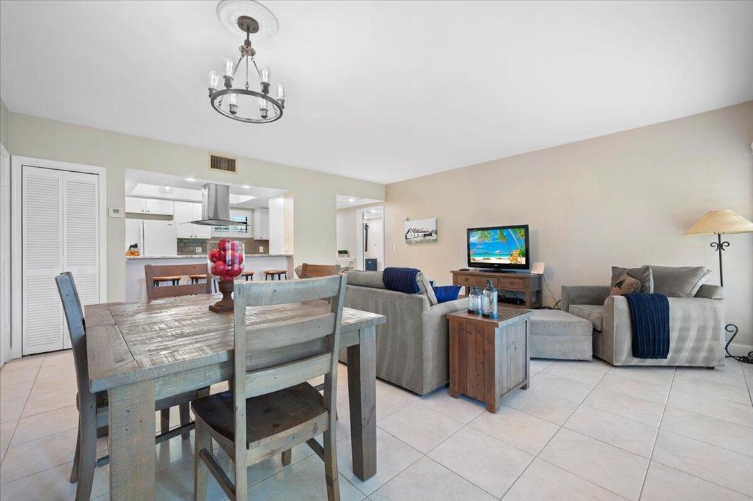 Active With Contract: $5,000 (1 beds, 1 baths, 900 Square Feet)