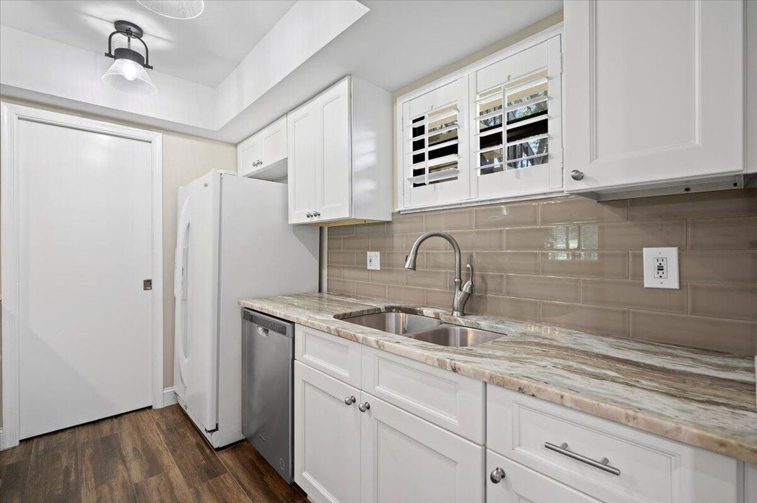 Active With Contract: $5,000 (1 beds, 1 baths, 900 Square Feet)