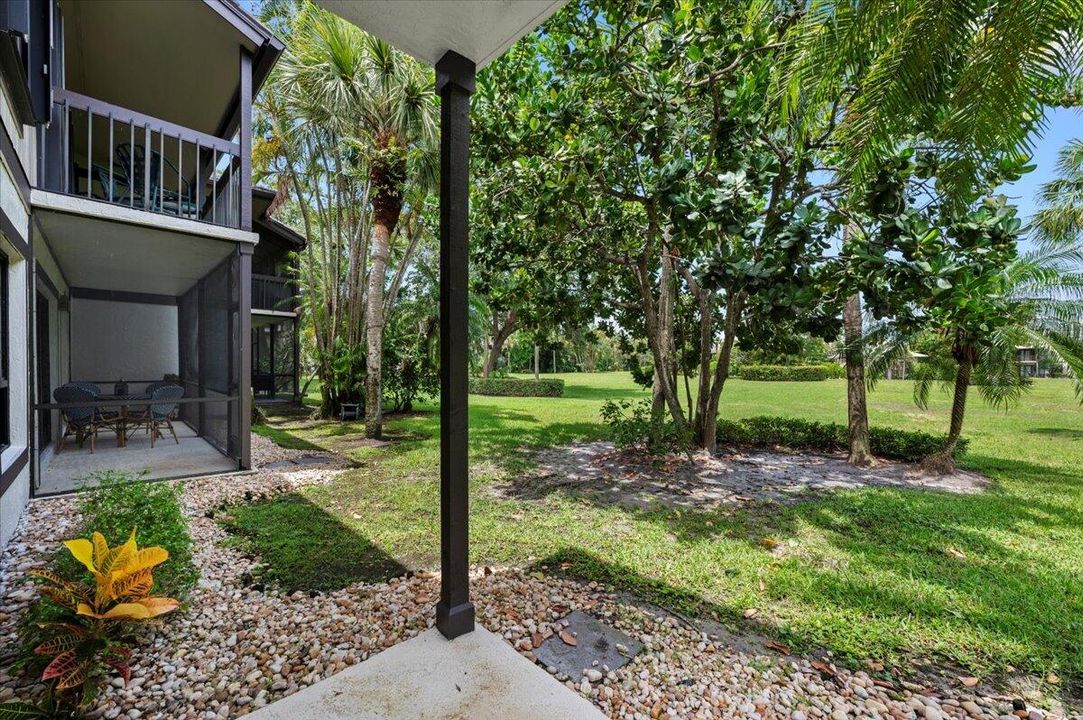 Active With Contract: $5,000 (1 beds, 1 baths, 900 Square Feet)