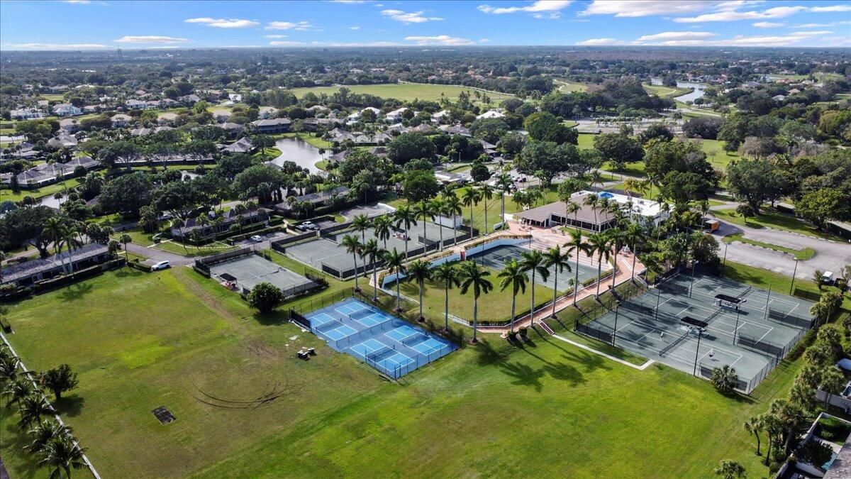 Active With Contract: $5,000 (1 beds, 1 baths, 900 Square Feet)