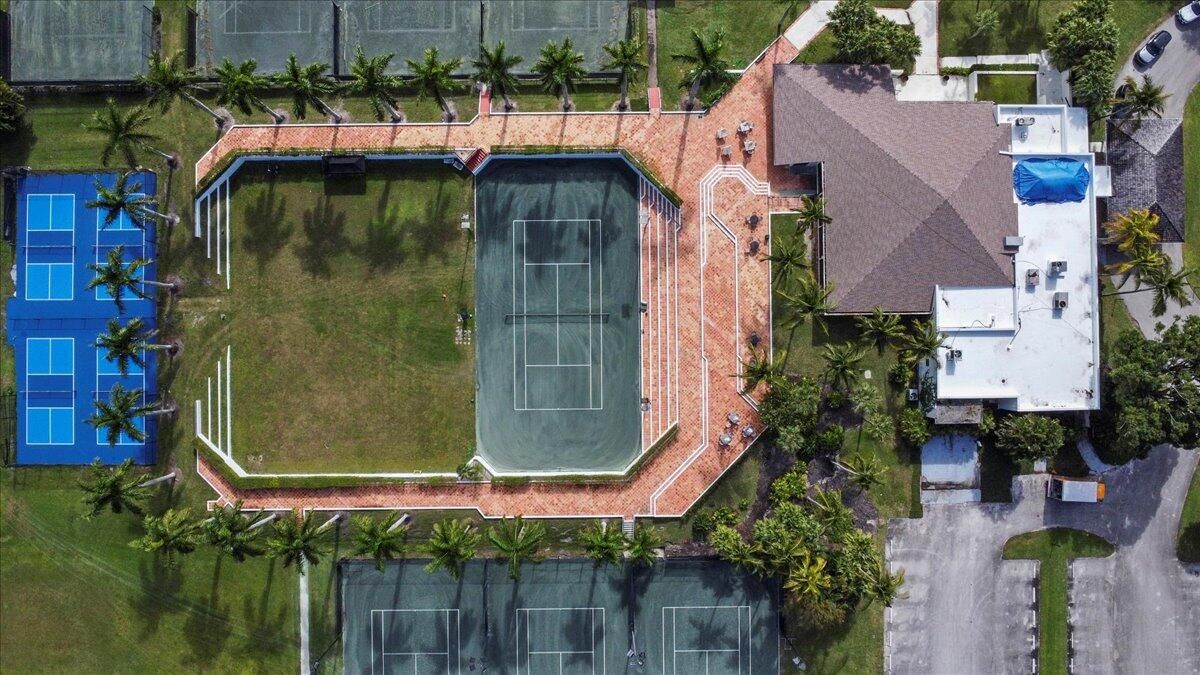 Active With Contract: $5,000 (1 beds, 1 baths, 900 Square Feet)