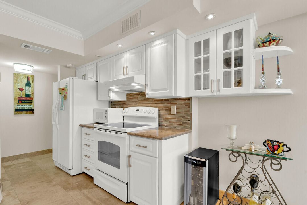 На продажу: $395,000 (2 спален, 2 ванн, 1284 Квадратных фут)