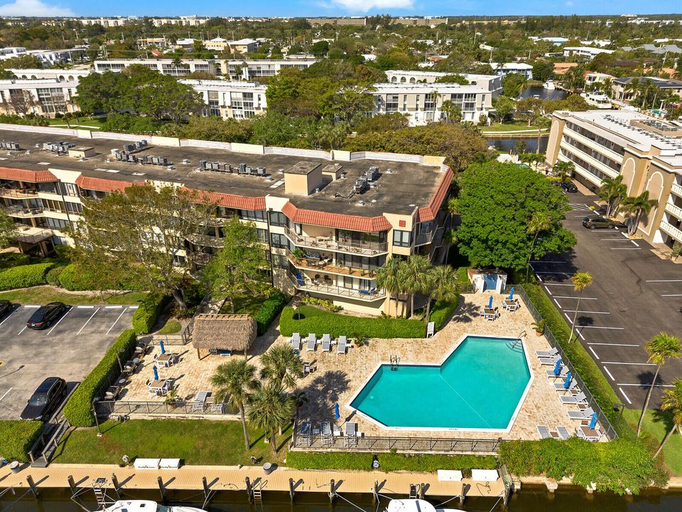 На продажу: $395,000 (2 спален, 2 ванн, 1284 Квадратных фут)