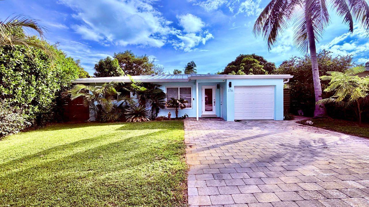 Под контрактом: $595,000 (2 спален, 2 ванн, 1154 Квадратных фут)