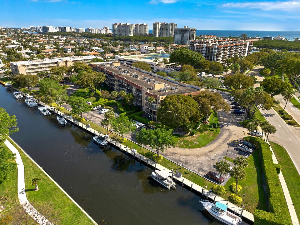 На продажу: $395,000 (2 спален, 2 ванн, 1284 Квадратных фут)