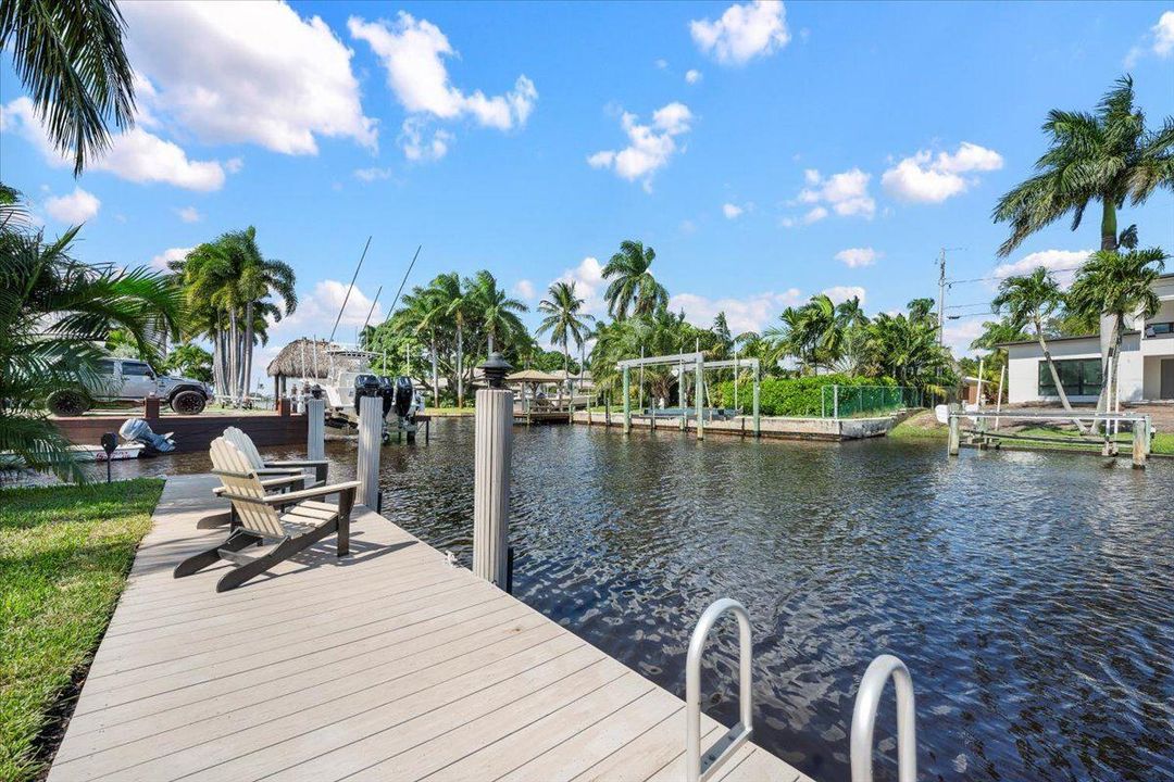 Под контрактом: $1,599,000 (3 спален, 2 ванн, 2194 Квадратных фут)