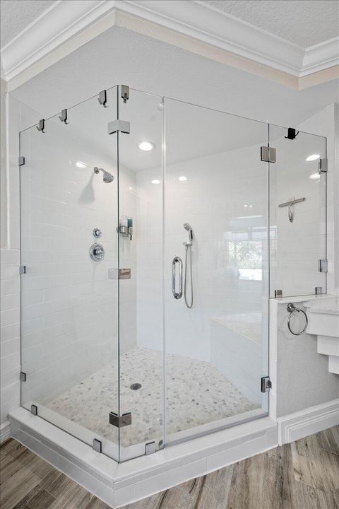 Под контрактом: $1,599,000 (3 спален, 2 ванн, 2194 Квадратных фут)