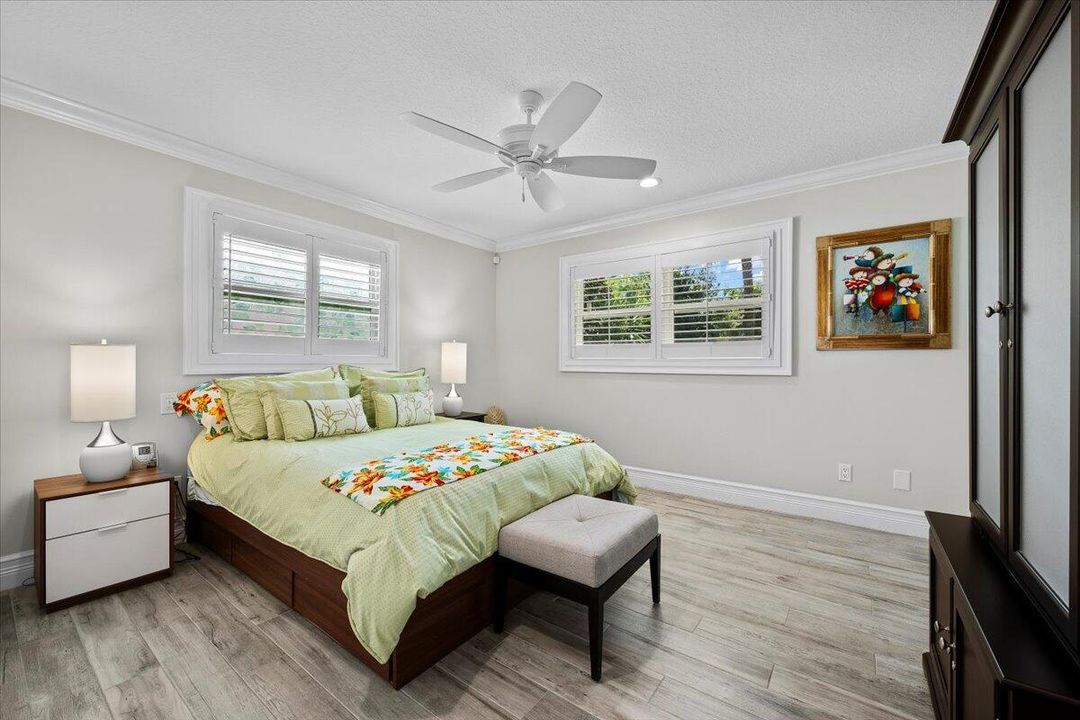 Под контрактом: $1,599,000 (3 спален, 2 ванн, 2194 Квадратных фут)