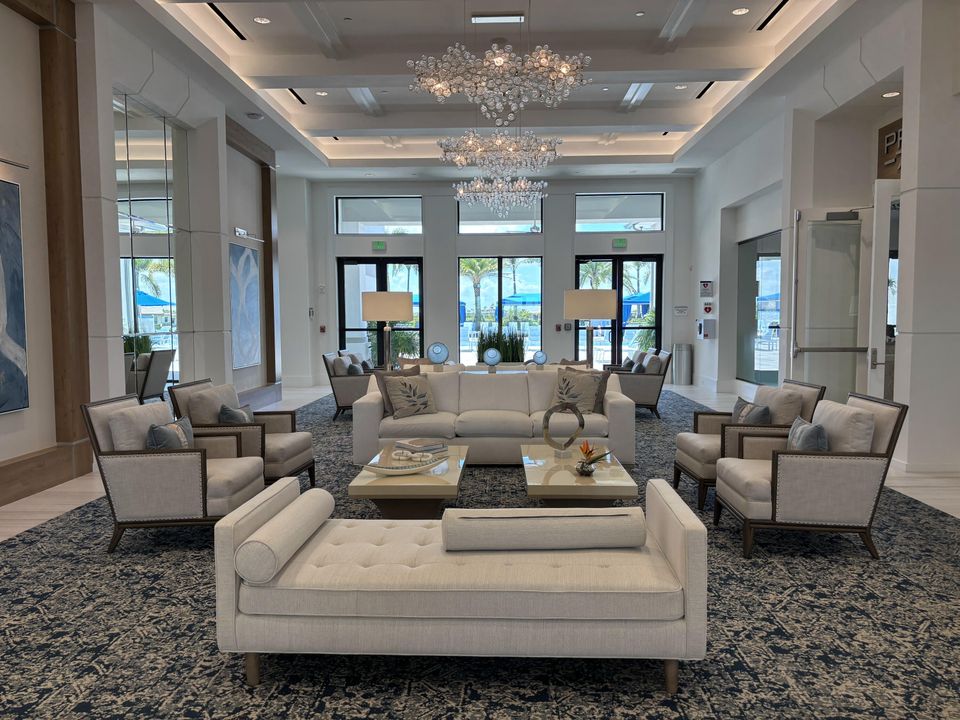 合同活跃: $495,000 (2 贝兹, 2 浴室, 1761 平方英尺)