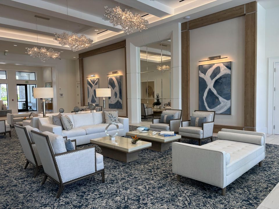 合同活跃: $495,000 (2 贝兹, 2 浴室, 1761 平方英尺)