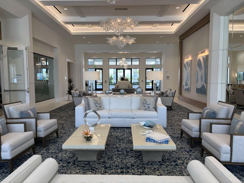 合同活跃: $495,000 (2 贝兹, 2 浴室, 1761 平方英尺)