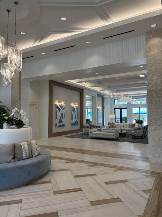 合同活跃: $495,000 (2 贝兹, 2 浴室, 1761 平方英尺)