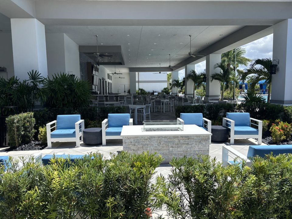 合同活跃: $495,000 (2 贝兹, 2 浴室, 1761 平方英尺)