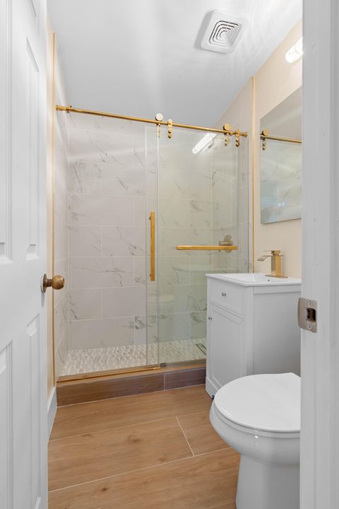 For Sale: $400,000 (2 beds, 1 baths, 1126 Square Feet)