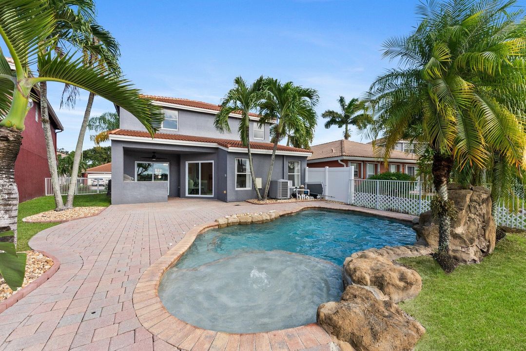 Active With Contract: $559,000 (4 beds, 2 baths, 2208 Square Feet)