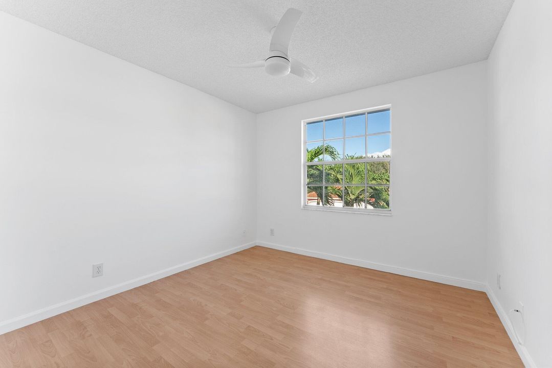 Active With Contract: $559,000 (4 beds, 2 baths, 2208 Square Feet)