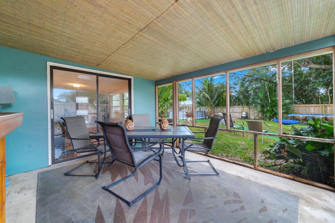 For Sale: $309,999 (2 beds, 2 baths, 1218 Square Feet)