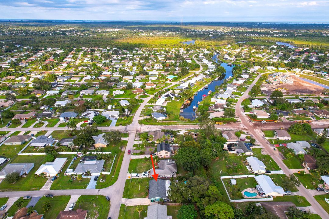 For Sale: $309,999 (2 beds, 2 baths, 1218 Square Feet)