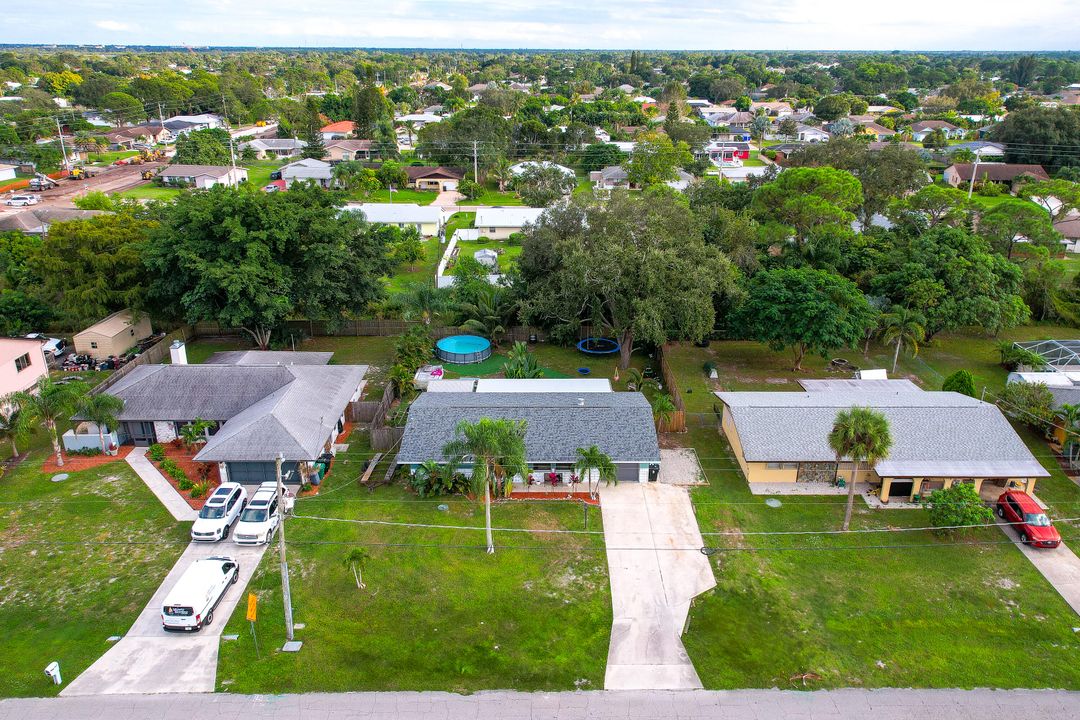 For Sale: $309,999 (2 beds, 2 baths, 1218 Square Feet)