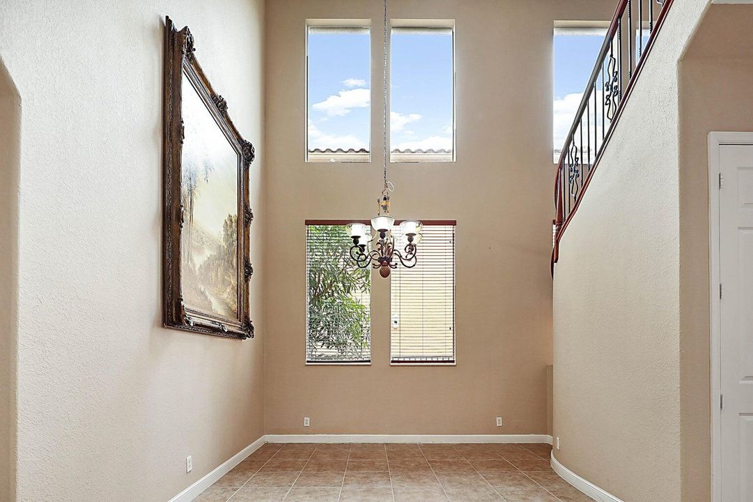 待售: $795,000 (5 贝兹, 3 浴室, 3200 平方英尺)