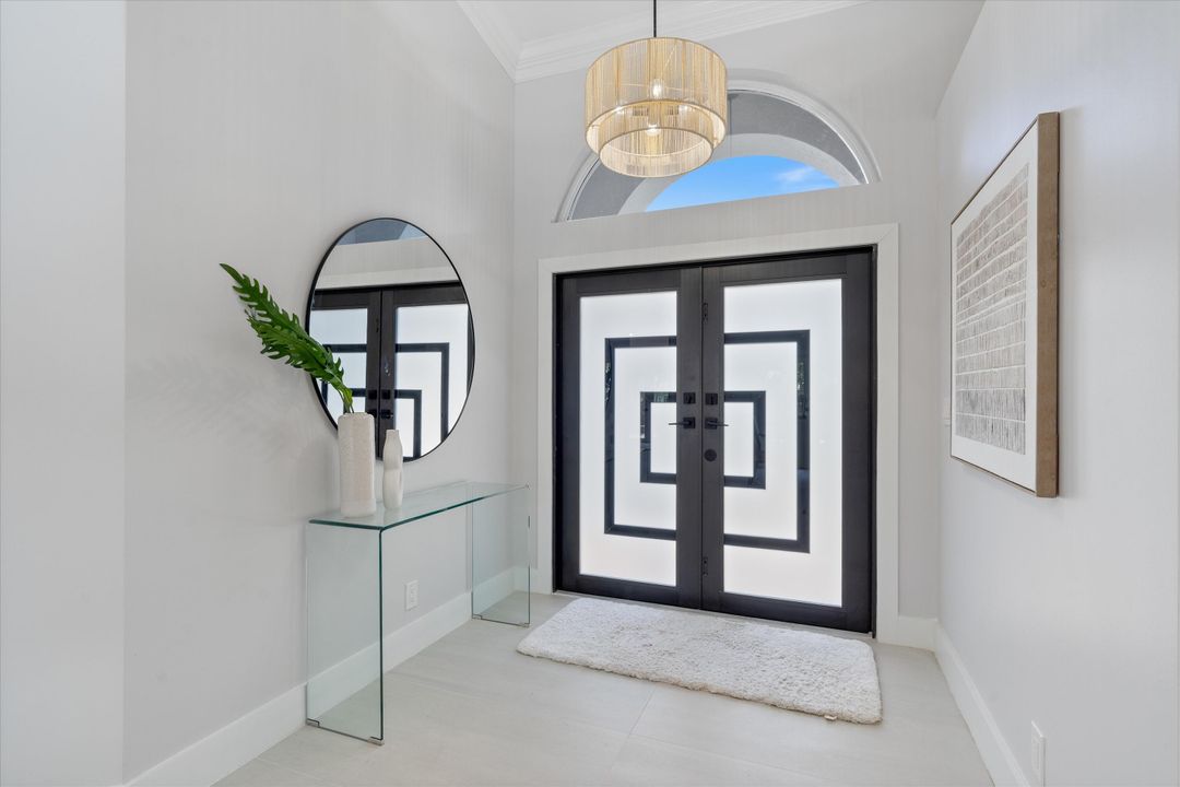 For Sale: $2,499,000 (4 beds, 2 baths, 2218 Square Feet)