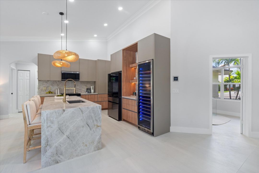 For Sale: $2,499,000 (4 beds, 2 baths, 2218 Square Feet)