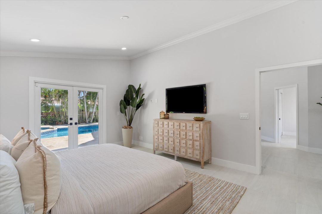 For Sale: $2,499,000 (4 beds, 2 baths, 2218 Square Feet)