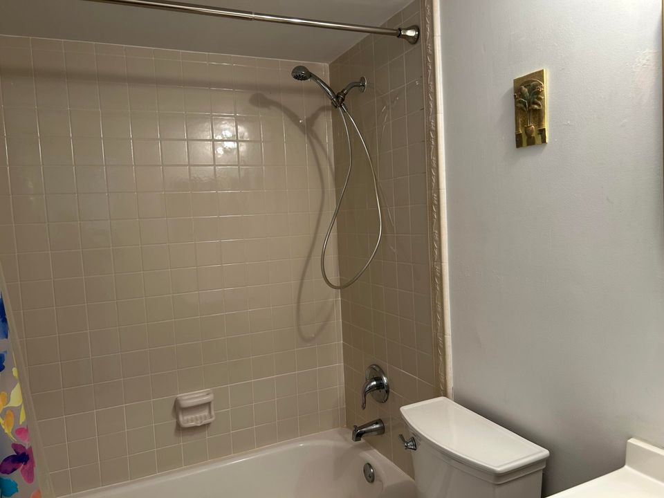 For Rent: $2,350 (2 beds, 2 baths, 1500 Square Feet)