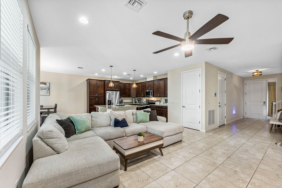 На продажу: $445,000 (3 спален, 2 ванн, 2138 Квадратных фут)