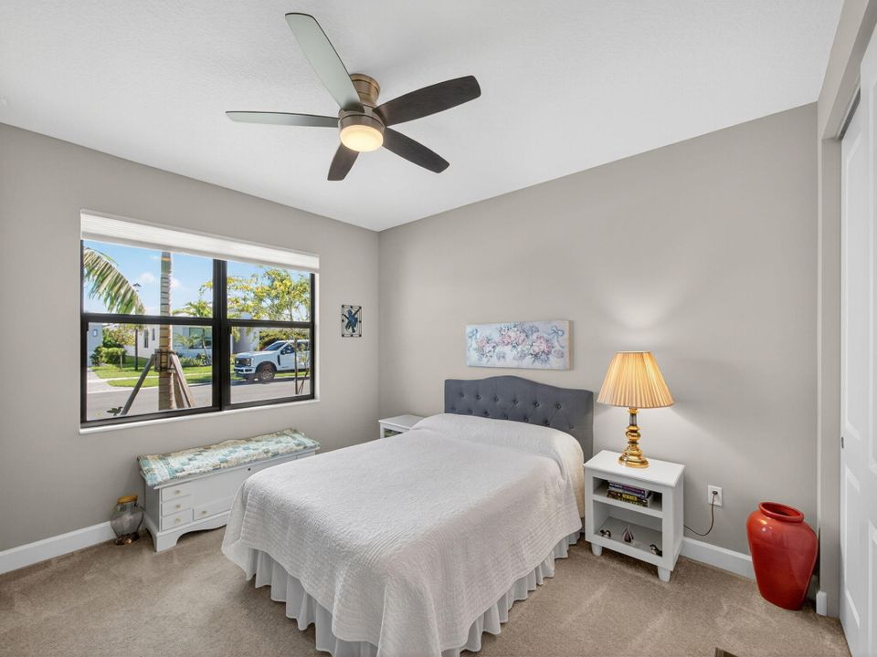 合同活跃: $495,000 (2 贝兹, 2 浴室, 1761 平方英尺)