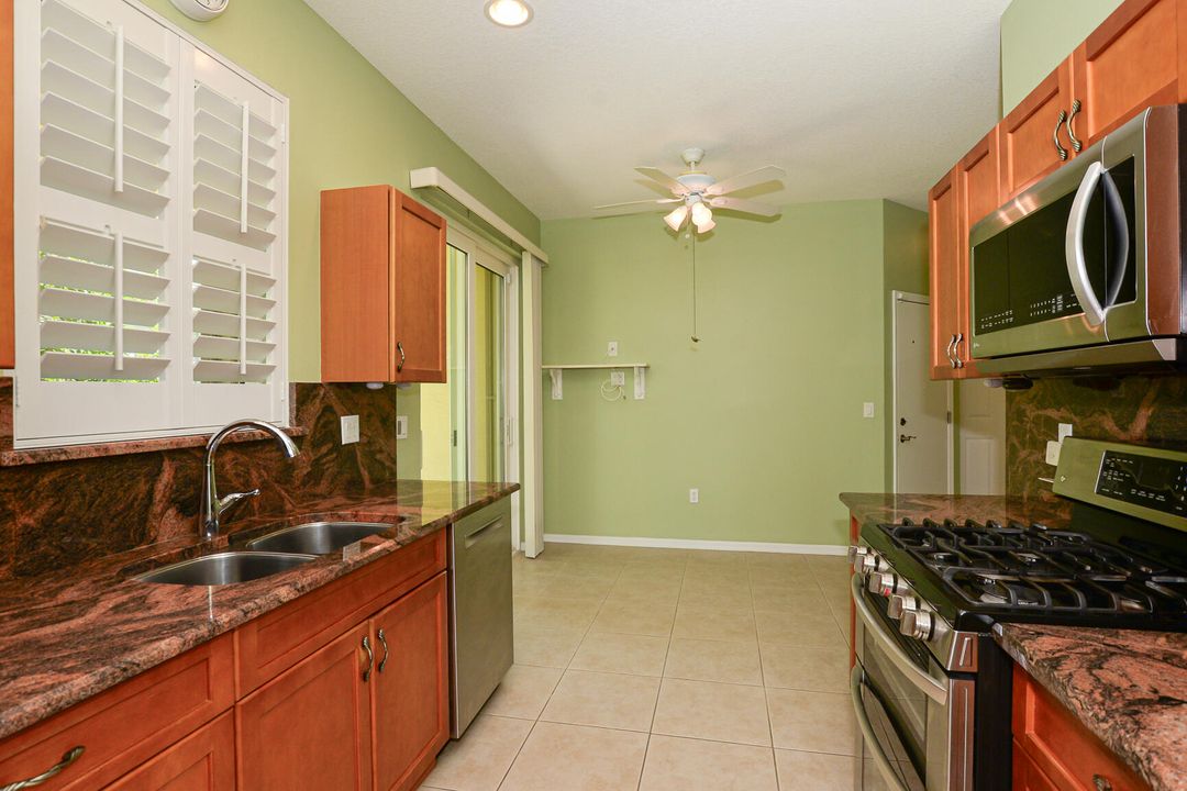 Active With Contract: $325,000 (3 beds, 2 baths, 1684 Square Feet)