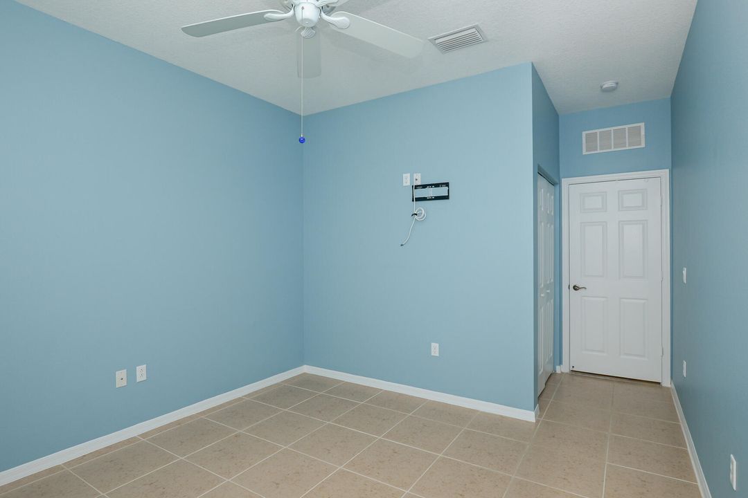 Active With Contract: $325,000 (3 beds, 2 baths, 1684 Square Feet)