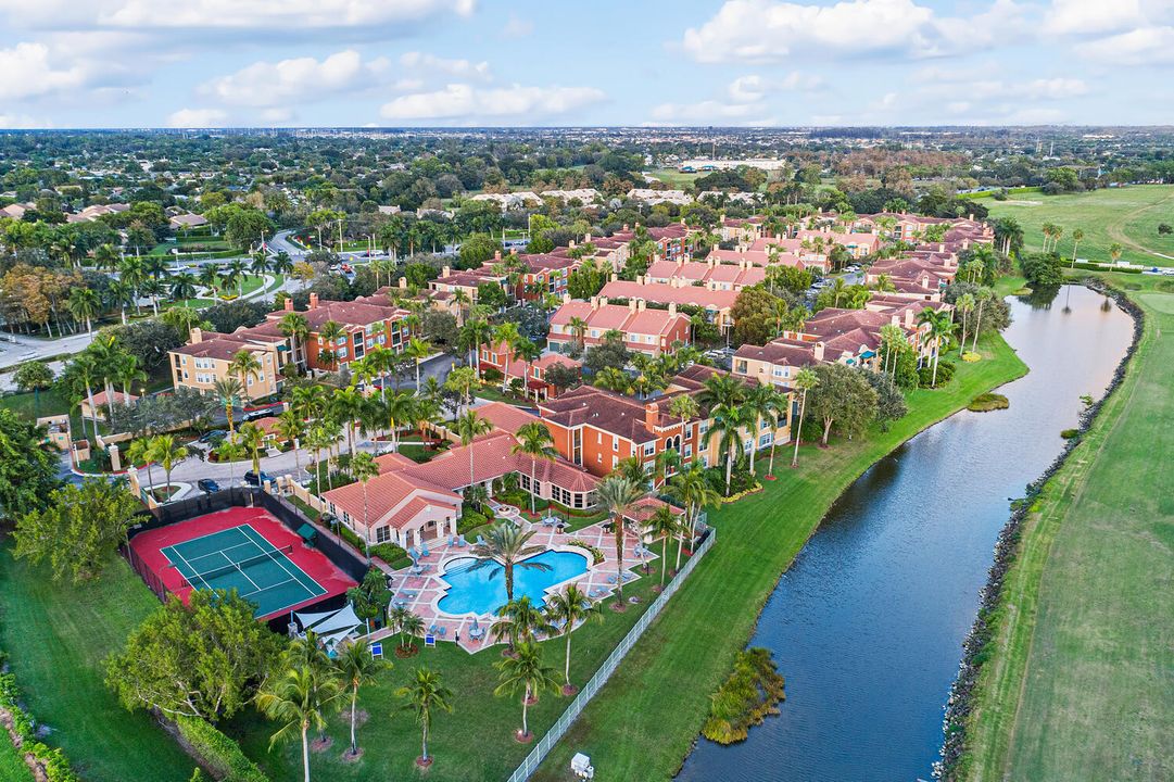 For Sale: $540,000 (2 beds, 2 baths, 1401 Square Feet)